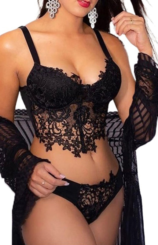 Ensemble de lingerie en dentelle crochetée à bretelles spaghetti et soutien-gorge ajouré 